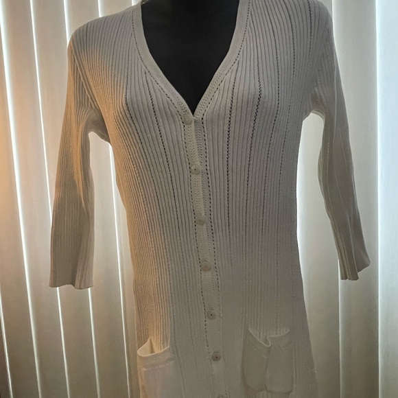 Authentic Chanel Cream Buttoned Cardigan - Picture 4 of 9